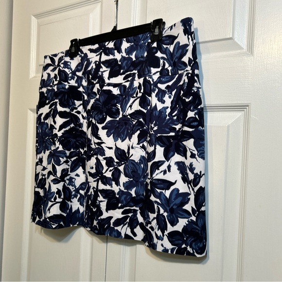 S.C.&CO. Floral Pull-On Tummy Control Active Skort Size XXL Blue White - Picture 7 of 12